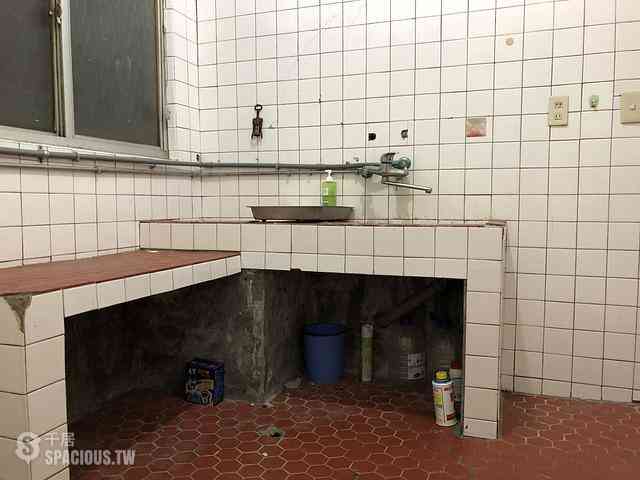 Sanchong - No. XX, Lane 76, Zhongyang North Road, Sanchong District, New Taipei City, Taiwan 241 05
