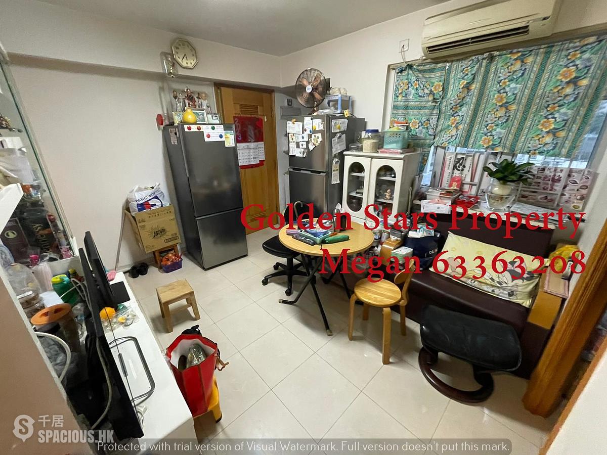 Sai Ying Pun - Tung Cheung Building 01