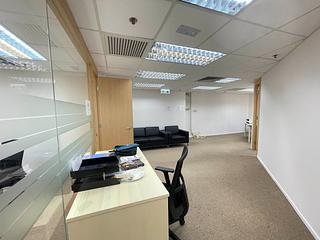 Wan Chai - Convention Plaza Office Tower 04