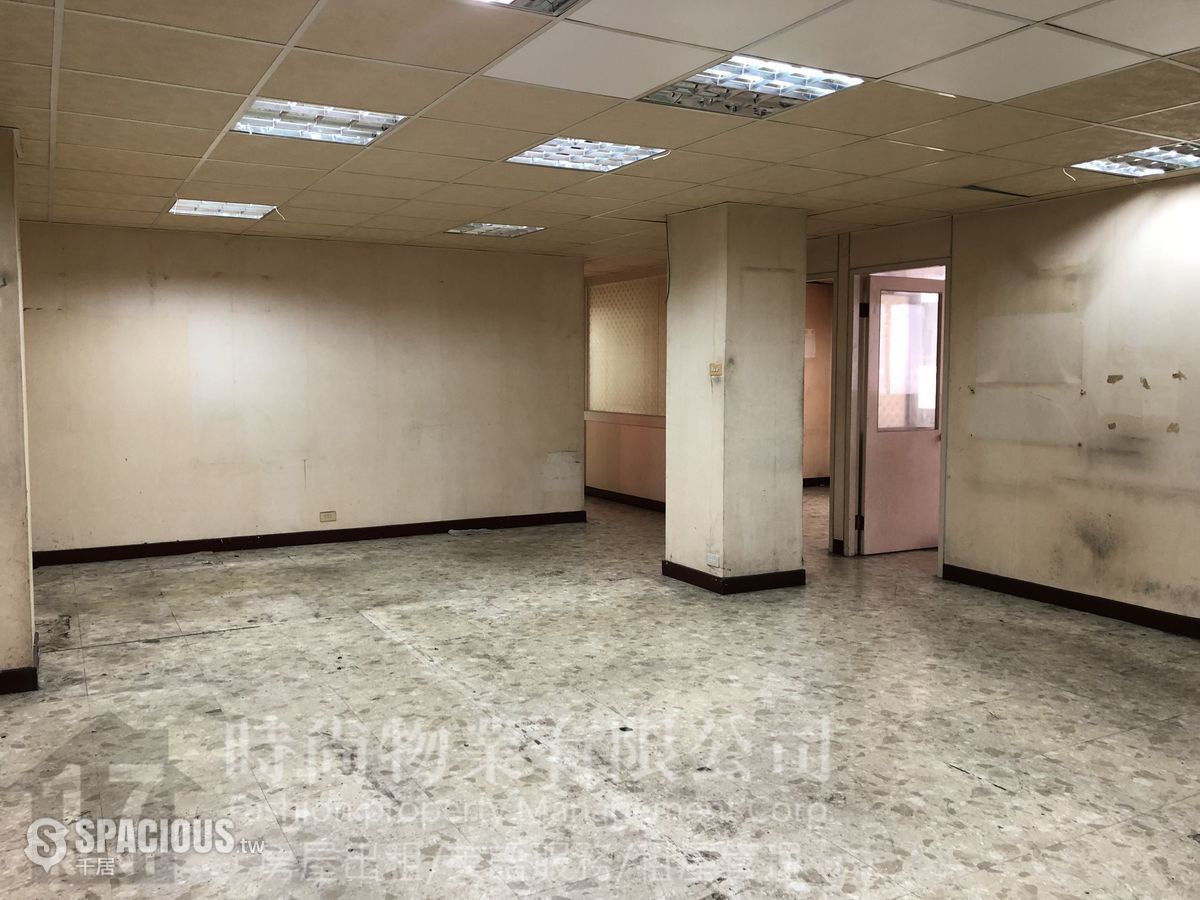 Zhongshan - No. XXX-511, Songjiang Road, Zhongshan District, Taipei City, Taiwan 10491 01