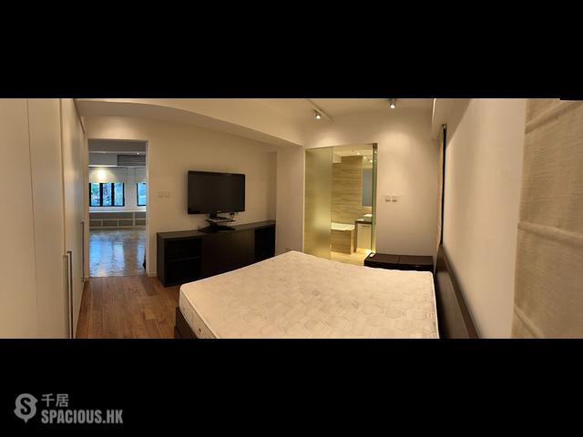 Sheung Wan - 9, Queen's Road West 01