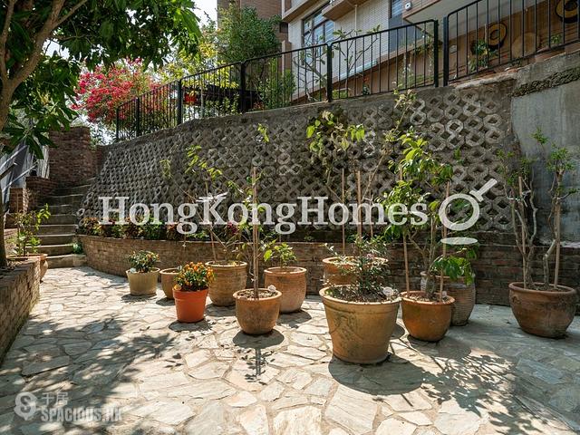 Pok Fu Lam - Chi Fu Fa Yuen Yar Chee Villas Block L3 01