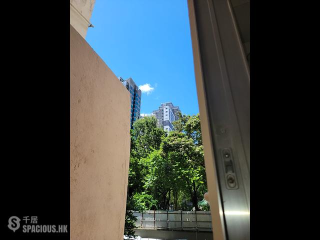 Sheung Wan - 24, Queen's Road West 01