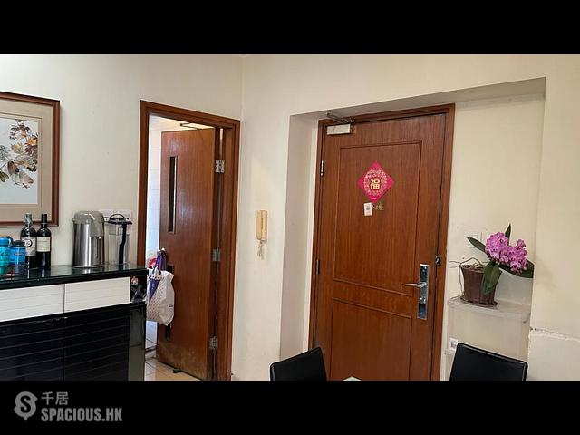 Kennedy Town - Shun Cheong Building 01