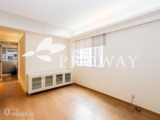 Wan Chai - Yau Tak Building 01