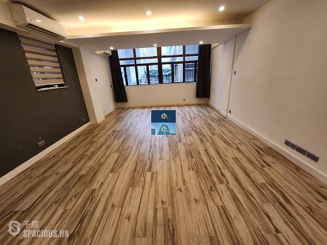 Sheung Wan - 9, Queen's Road West 01