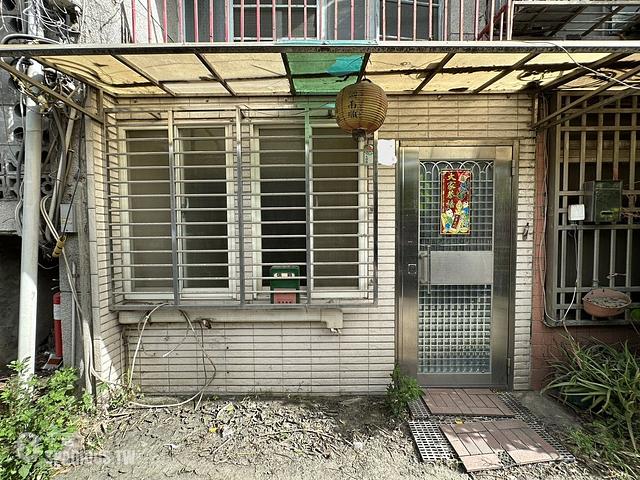 Shilin - X Alley 57, Lane 2, Section 8, Yanping North Road, Shilin, Taipei 01