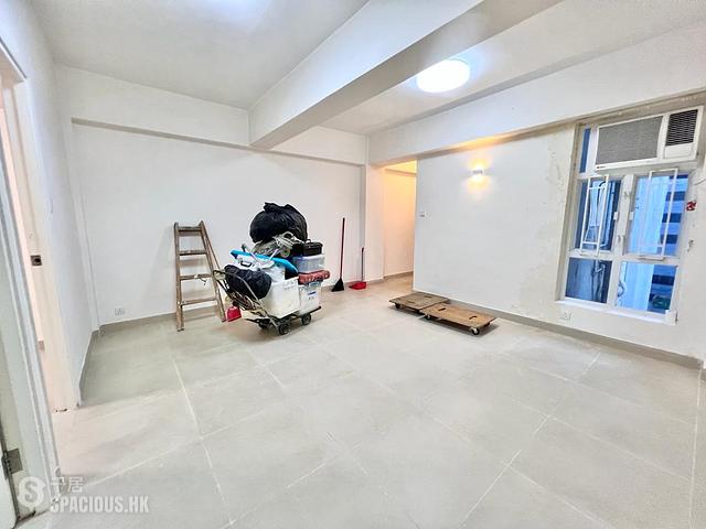 Wan Chai - 171-173, Hennessy Road 01