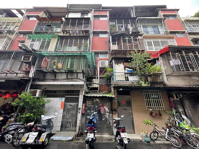 Wanhua - No. XX, Alley 12, Lane 261, Section 2, Xiyuan Rd, Wanhua District, Taipei City, Taiwan 108 01