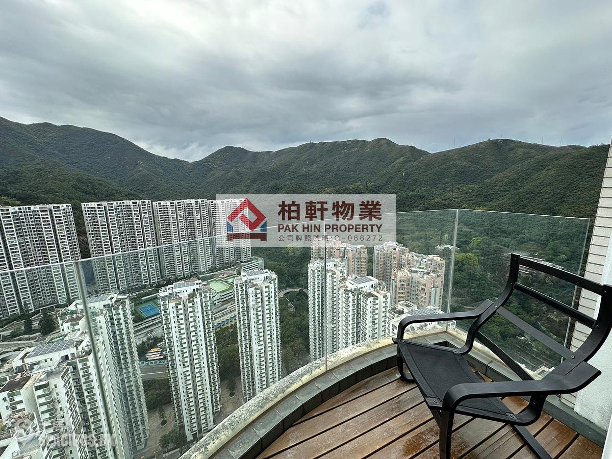 Quarry Bay - The Orchards Block 2 01