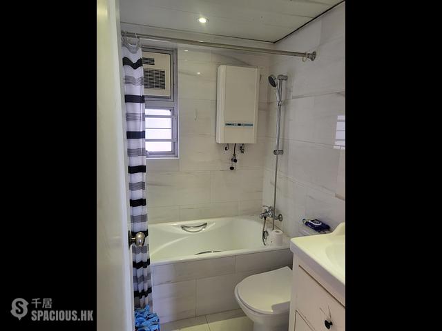 Ap Lei Chau - South Horizons Phase 3 Mei Cheung Court (Block 20) 01