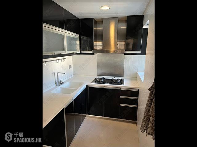 Ap Lei Chau - South Horizons Phase 3 Mei Hong Court (Block 19) 01