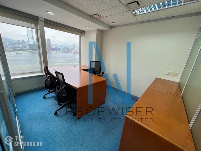 Sheung Wan - Shun Tak Centre - China Merchants Tower 01