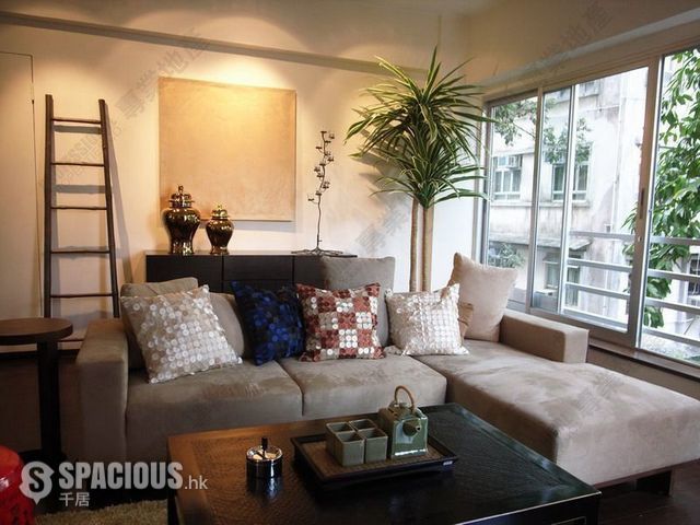 Sai Ying Pun - 1C, High Street 01