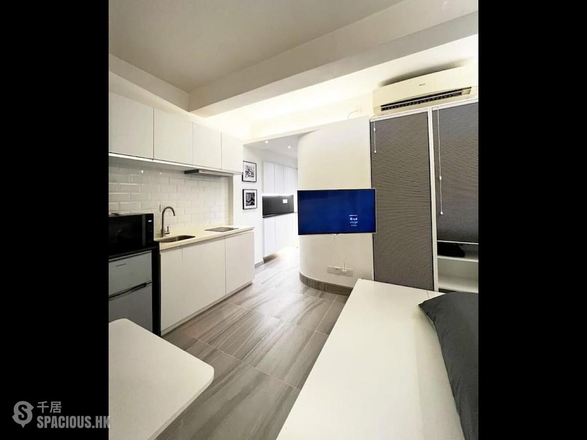 Sai Ying Pun - 136, Queen's Road West 01