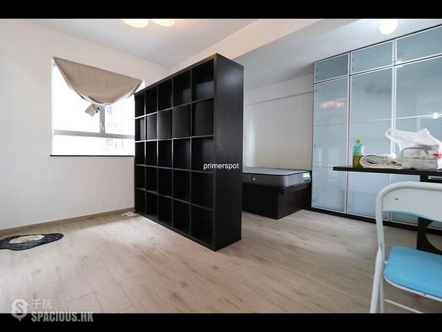 Wan Chai - 5, Tai Yuen Street 01