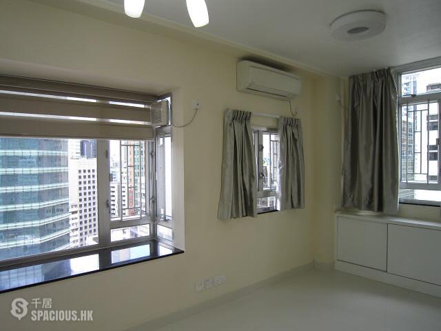 Wan Chai - Lok Moon Mansion 01