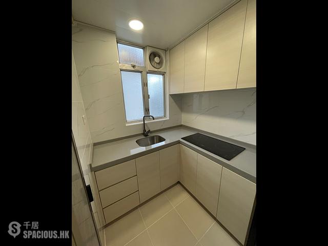 Sai Ying Pun - Tai Hing Building 01