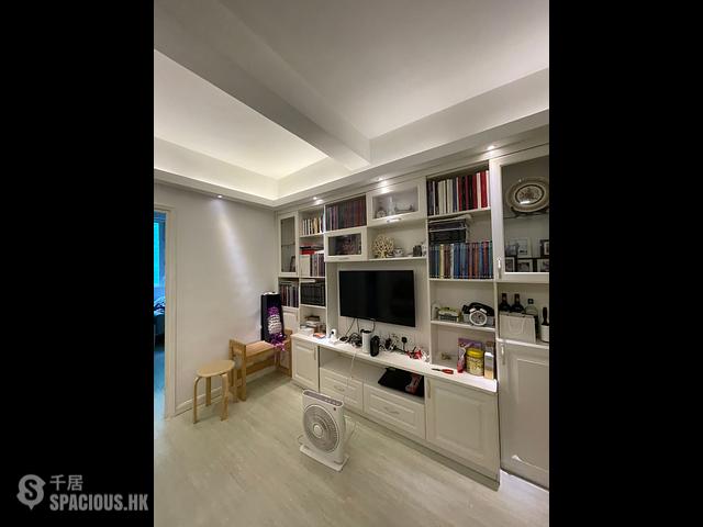 Sai Ying Pun - Chung Ah Building 01