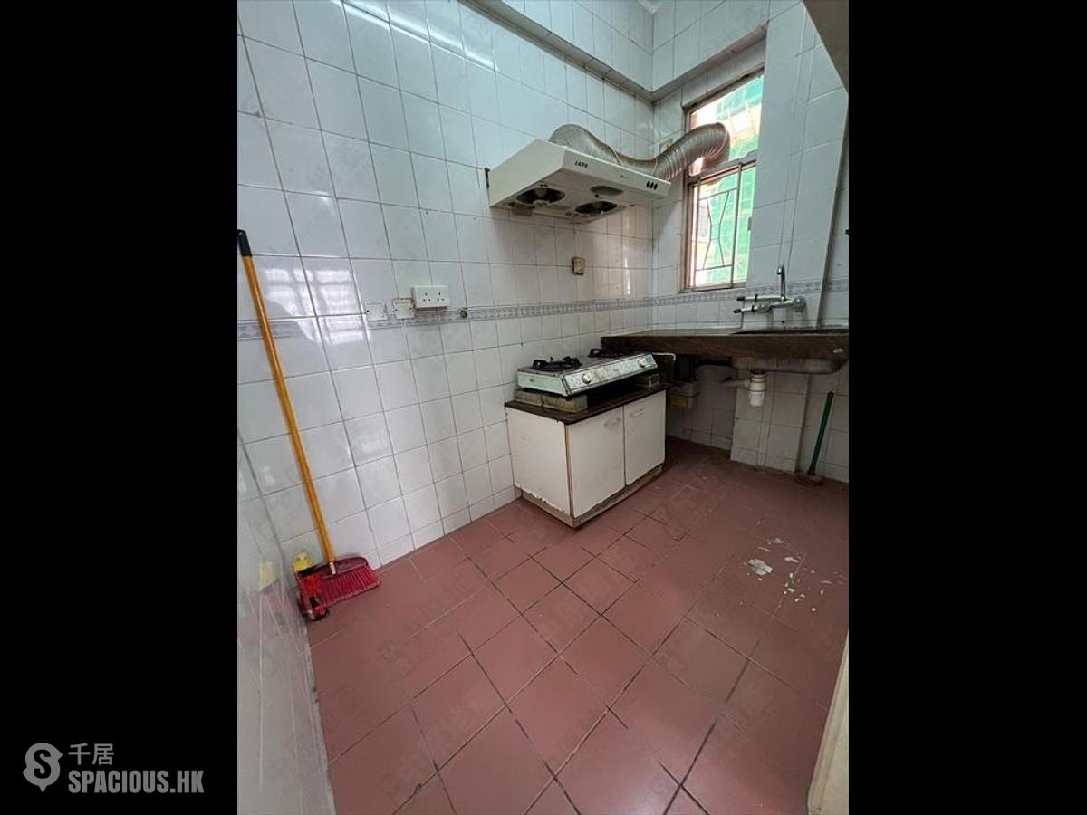 Kennedy Town - Shun Hing Building 01