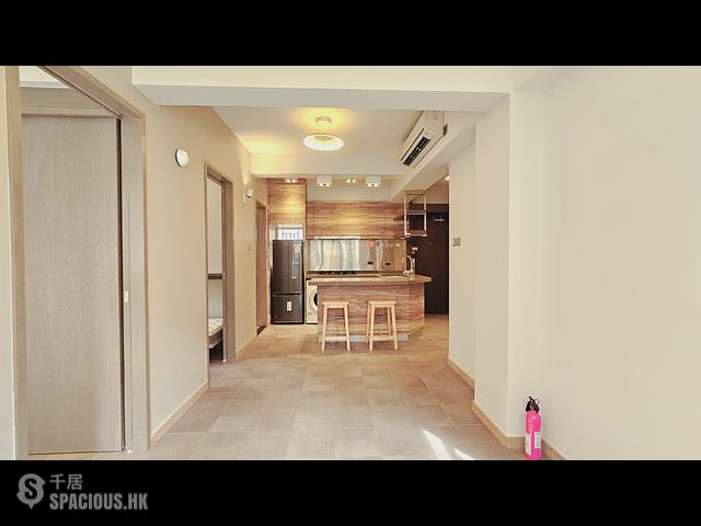 Wan Chai - 87, Hennessy Road 01