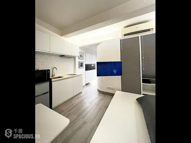 Sai Ying Pun - 246, Queen's Road West 01