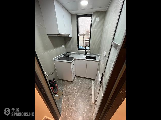 Sai Ying Pun - 264-268, Queen's Road West 01