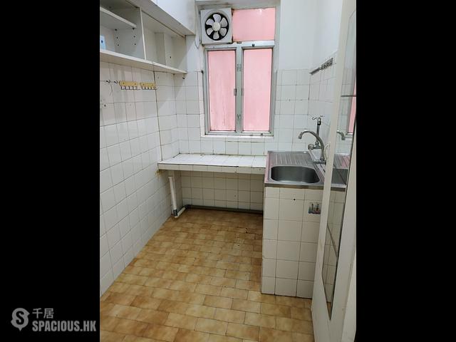 Quarry Bay - King's House 01