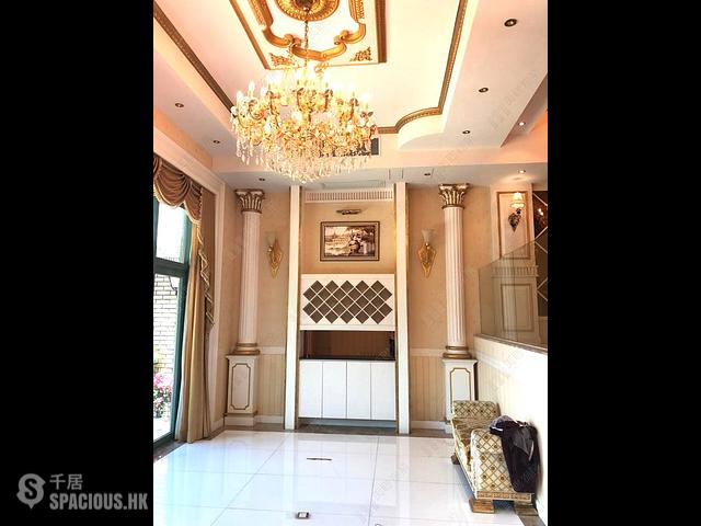 Tai Po Kau - Chateau Royale 01