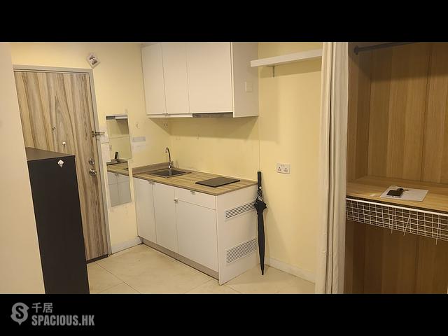 Sai Ying Pun - 24, Third Street 01