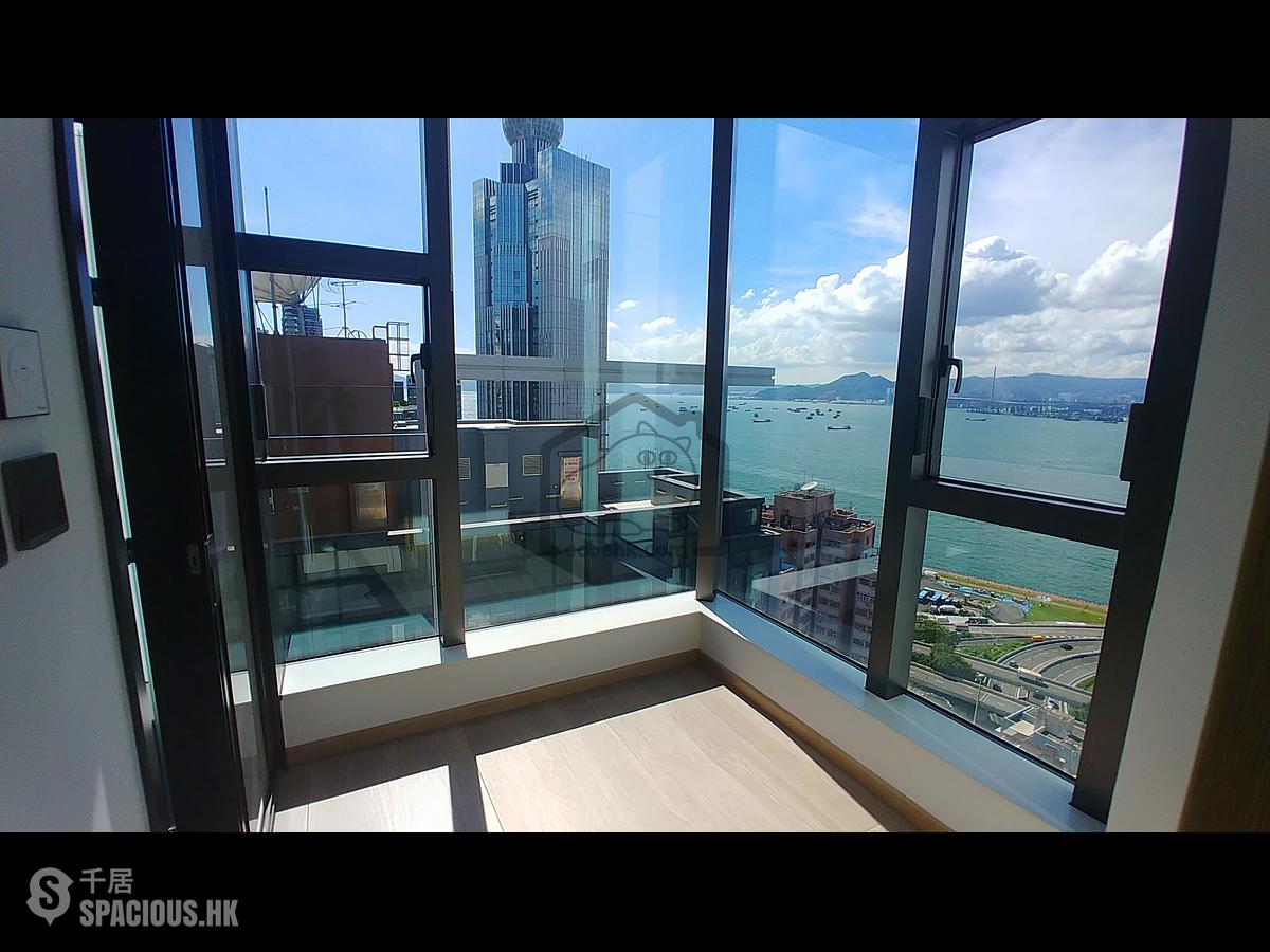 Sai Ying Pun - Two・Artlane 01