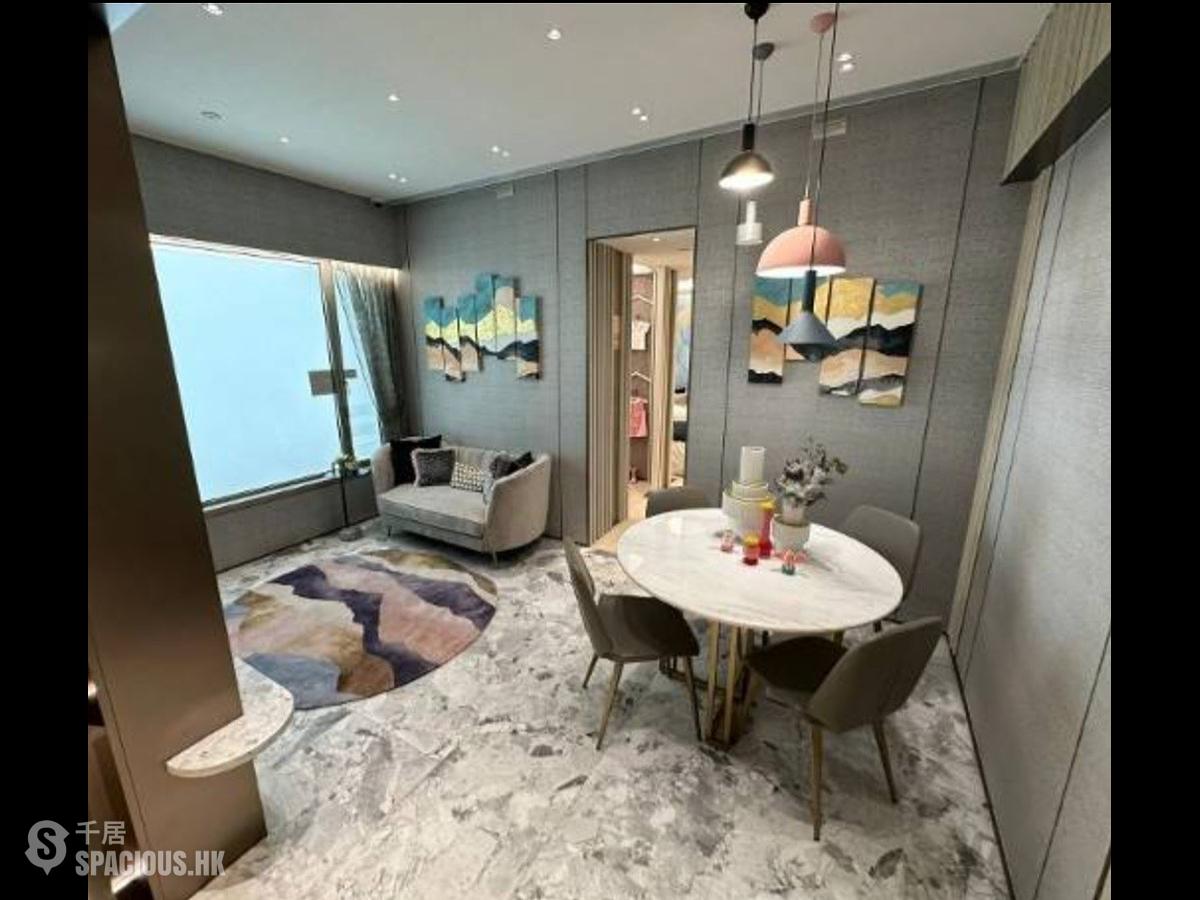 Gold Coast / So Kwun Wat - Grand Jeté Phase 2 01