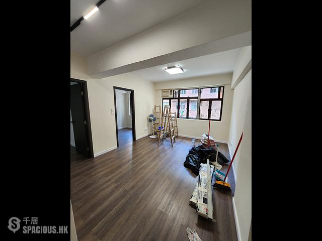 Sai Ying Pun - 264-268, Queen's Road West 01