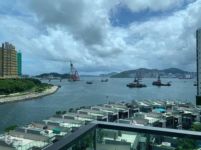 Tseung Kwan O - Monterey Block 8 01