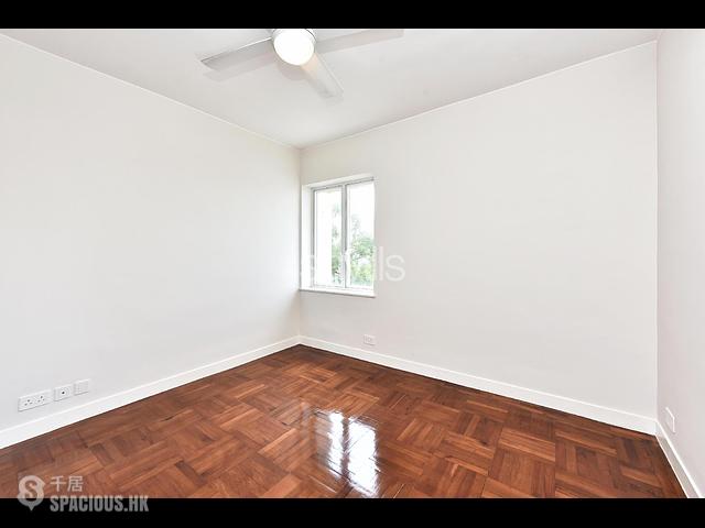 Chung Hom Kok - Villa Piubello 11