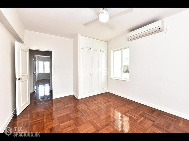 Chung Hom Kok - Villa Piubello 07