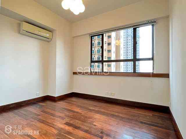 Mid Levels West - Realty Gardens 01