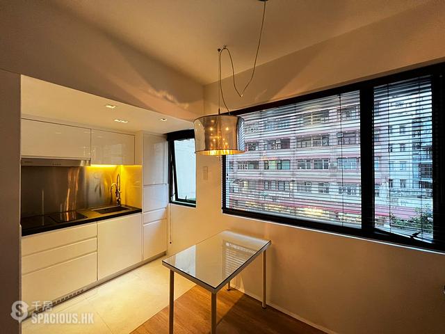 Wan Chai - Lucky House 01