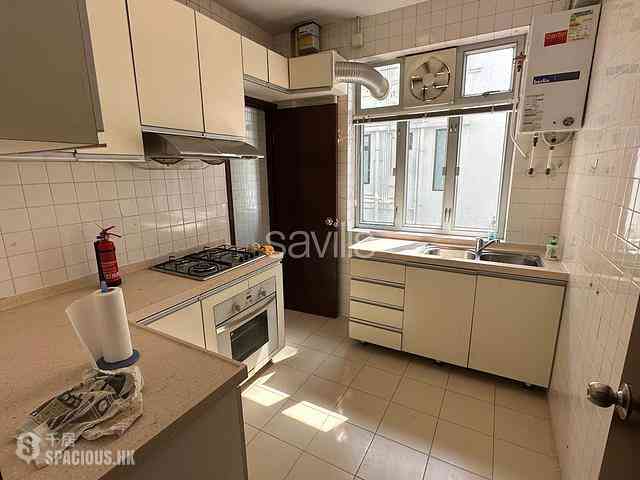 Mid Levels Central - 5H, Bowen Road 03
