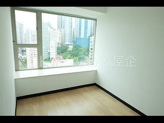 Sai Ying Pun - Centre Place 06