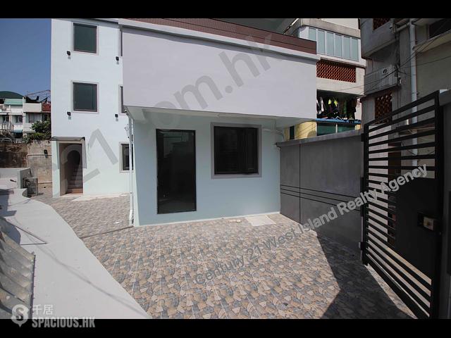 Cheung Chau - 2B, Pak She Street 01