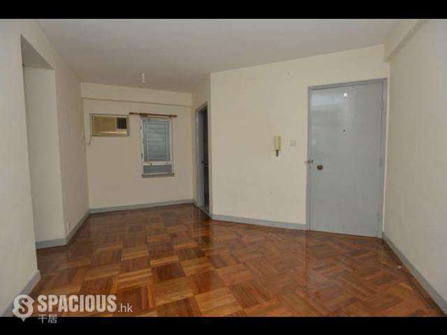 Tin Shui Wai - Kingswood Villas Phase 1 Locwood Court 01
