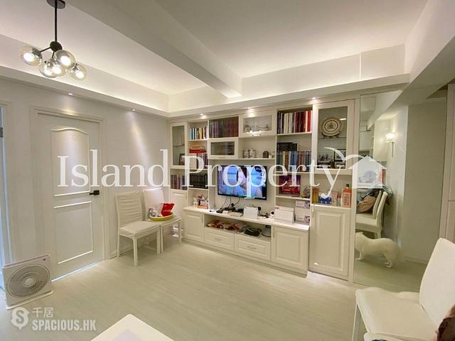 Sai Ying Pun - Chung Ah Building 01