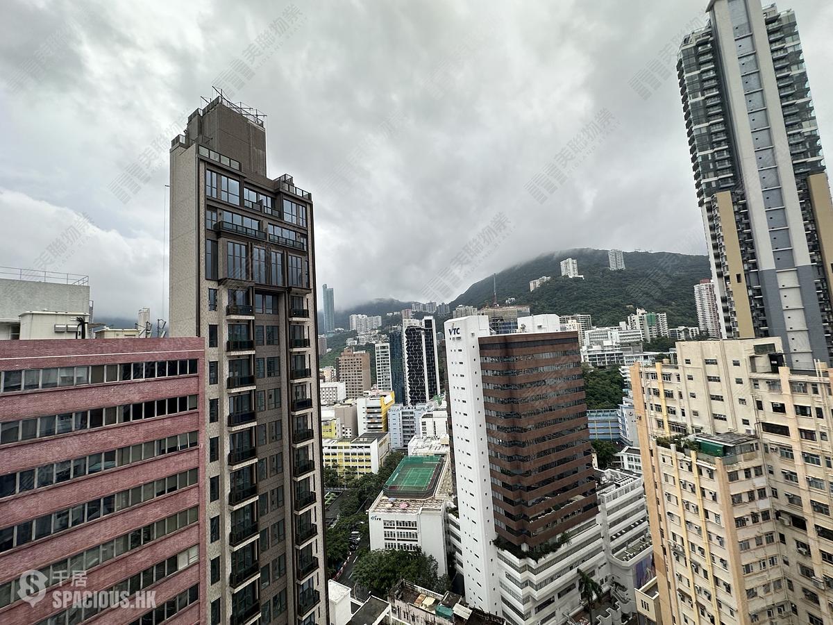 Wan Chai - Kwong Sang Hong Building 01