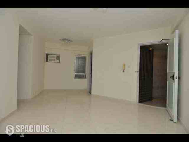 Tin Shui Wai - Kingswood Villas Phase 6 Maywood Court 01