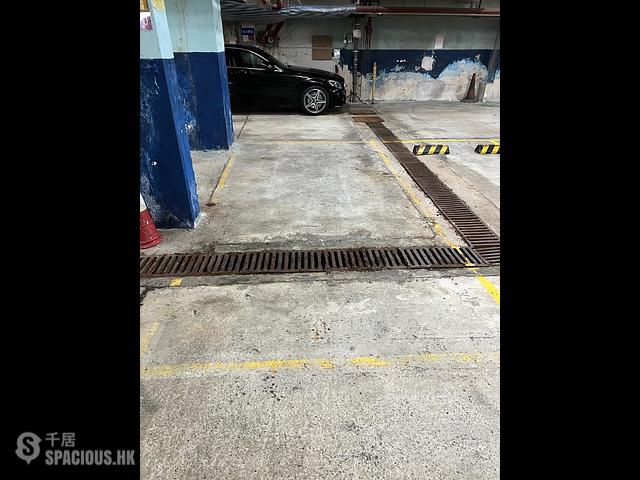 Sai Ying Pun - Kwan Yick Building 01