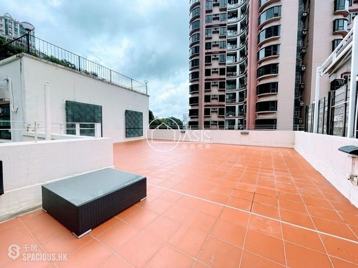 Happy Valley - 27-29, Village Terrace 01
