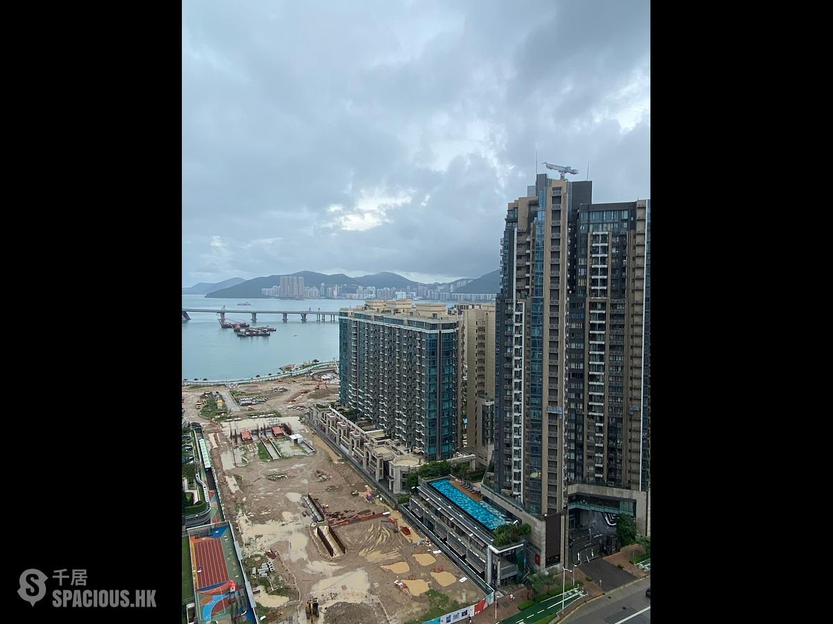 Tseung Kwan O - The Parkside Block 2 01