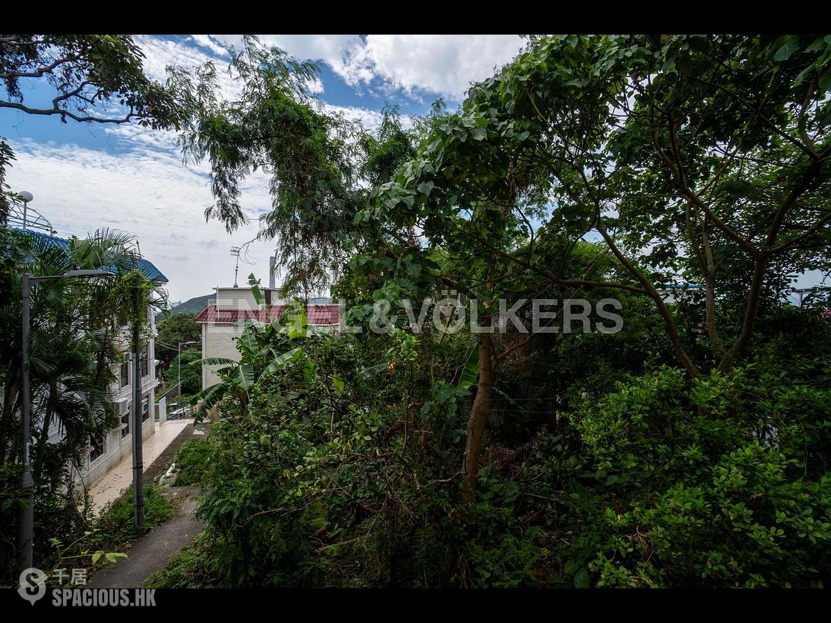 Lamma Island - Tai Peng New Village 01