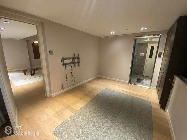 Central - 103, Hollywood Road 01